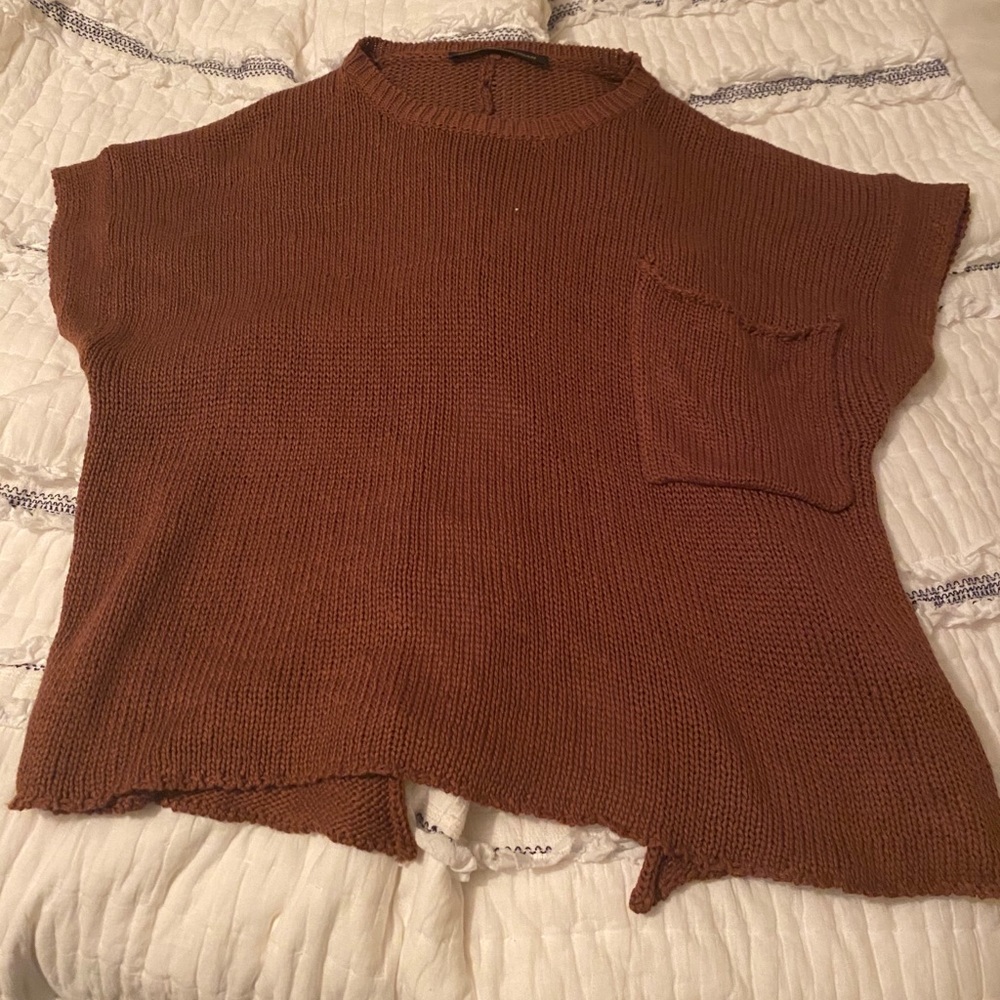 Rustic red short sleeved sweater